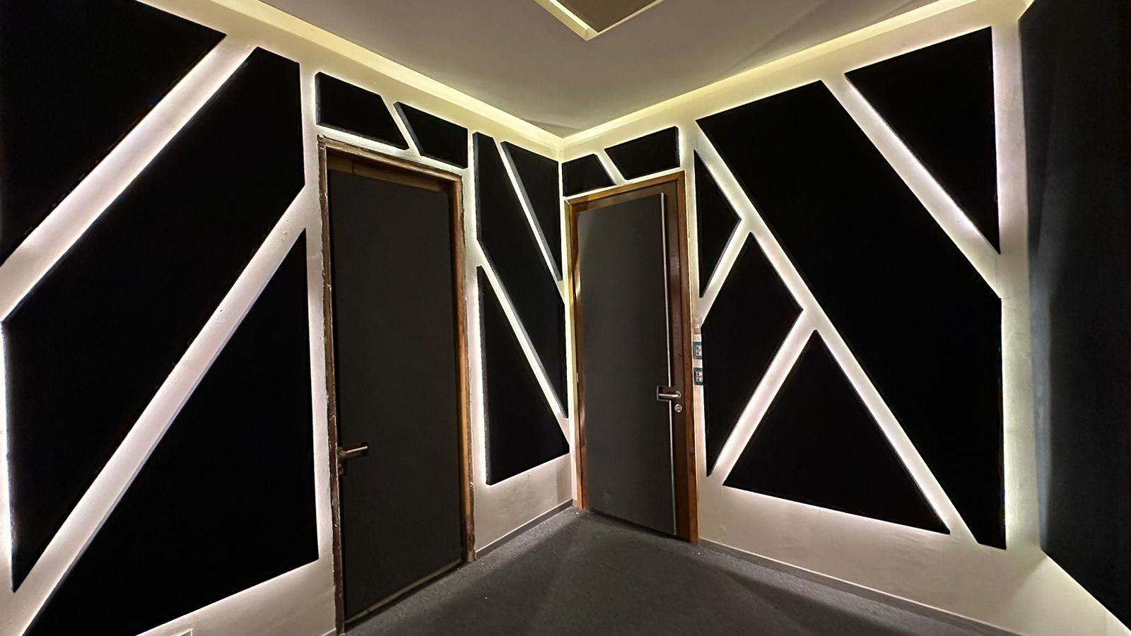 Instalación de puertas acústicas profesionales